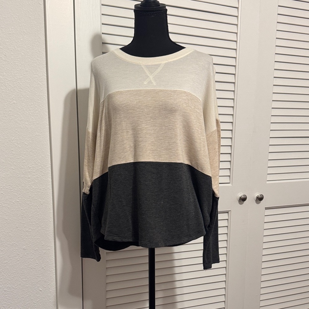 Maurices Cream and Gray Sweater